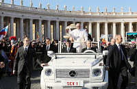 francisco papamovil ii benedicto xvi nacima20130320 0027 3