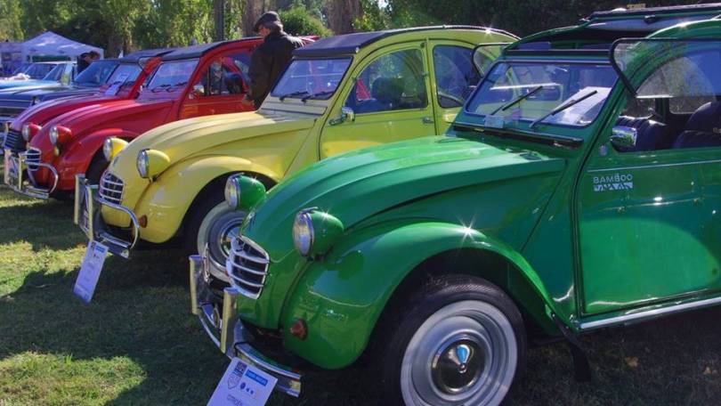 citroen 3cv en expo auto argentino