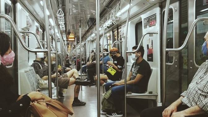 Subte-distanciamiento-social-1