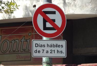 cartel-prohibido-estacionar-lunes-a-viernes