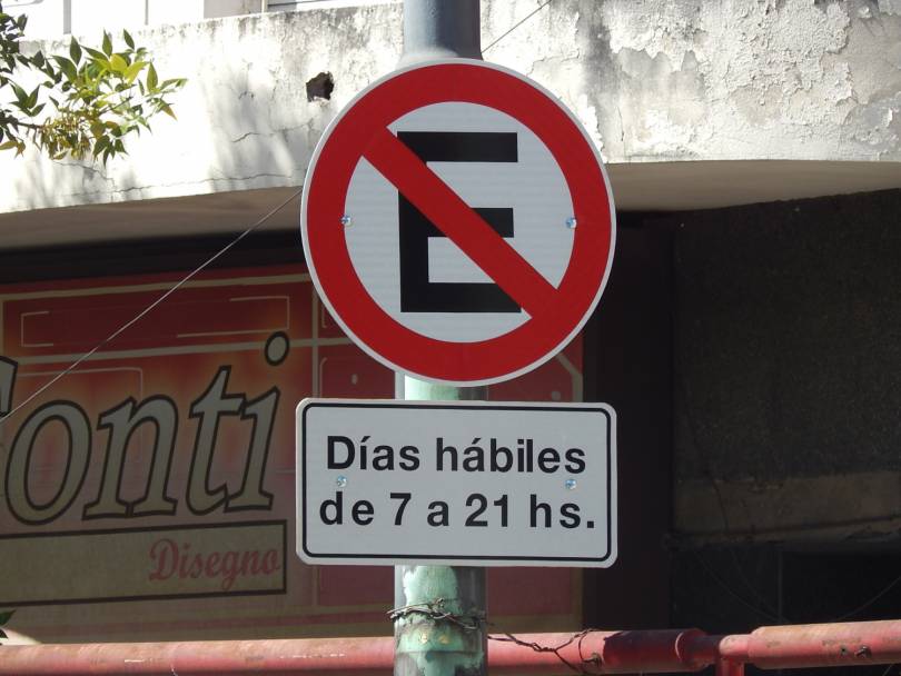 cartel-prohibido-estacionar-lunes-a-viernes