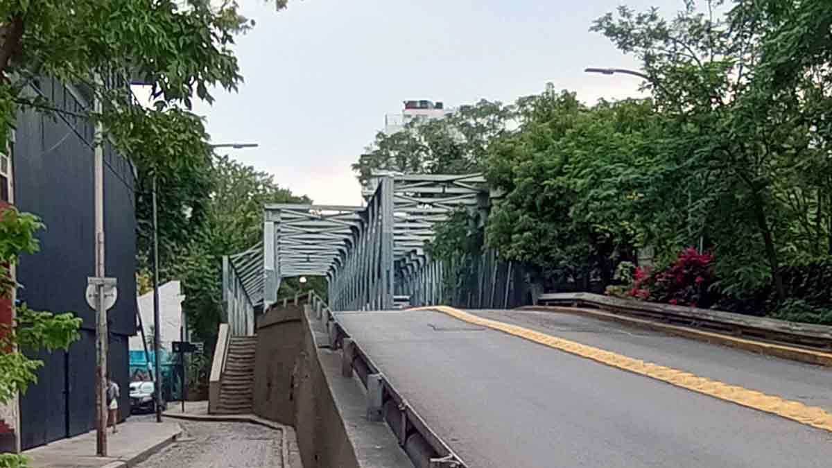 Cierran el Puente de Ciudad de la Paz - @JotaLeonetti Cierran el Puente de Ciudad de la Paz - @JotaLeonetti